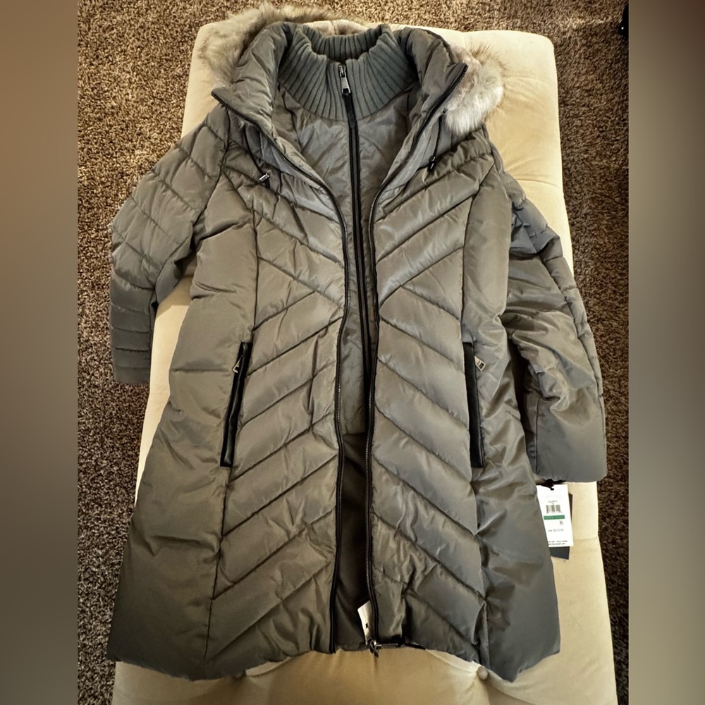 DKNY Long puffer gray jacket, double zipper. Size L.